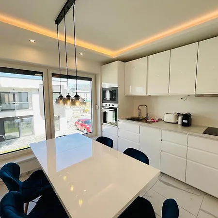 Marina Deluxe
